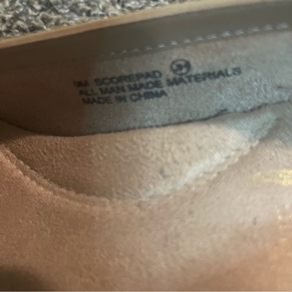 AEROSOLES Beige Flats with Gold Buckle SIZE 9 - Picture 9 of 14